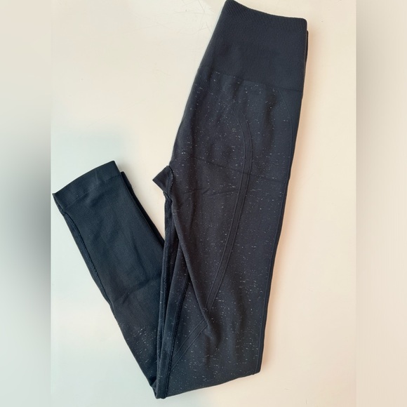 Lululemon high waisted leggings size 4 - Picture 1 of 4